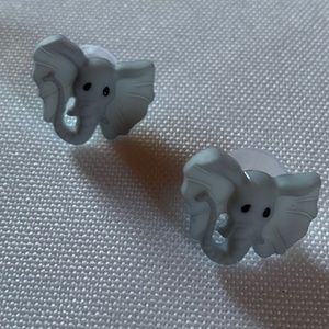 NWT. Handmade Pierced Earrings of an Elephant Face!